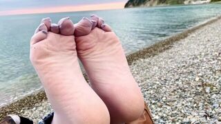 Beautiful Sweaty Nylon Feet In Jeans Outdoor Compilation - porn video