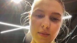 Training and masturbate in the gym - porn video